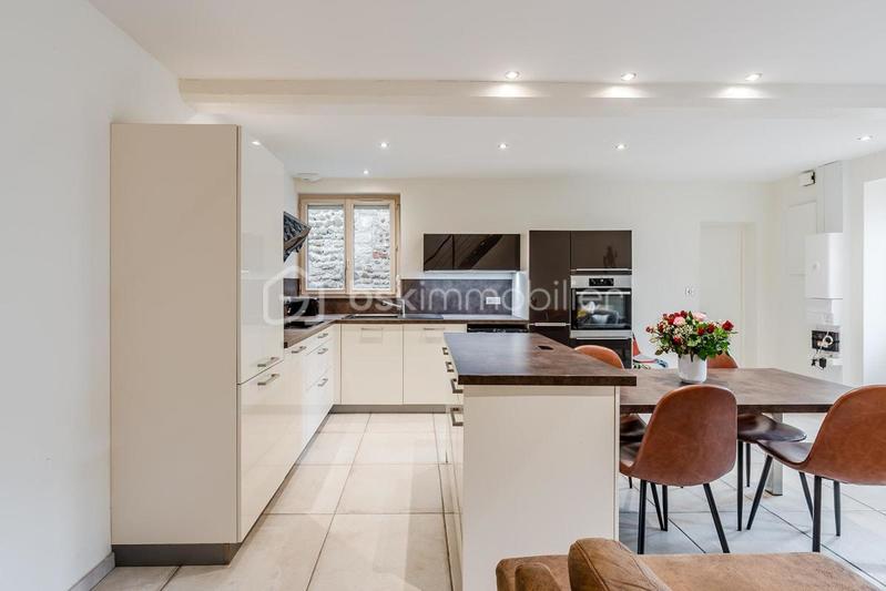 Maison - 110 m² - 4 pièces