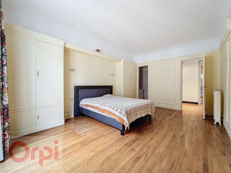 Appartement - 152 m² - 5 pièces