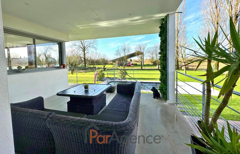 Maison - 290 m² - 9 pièces