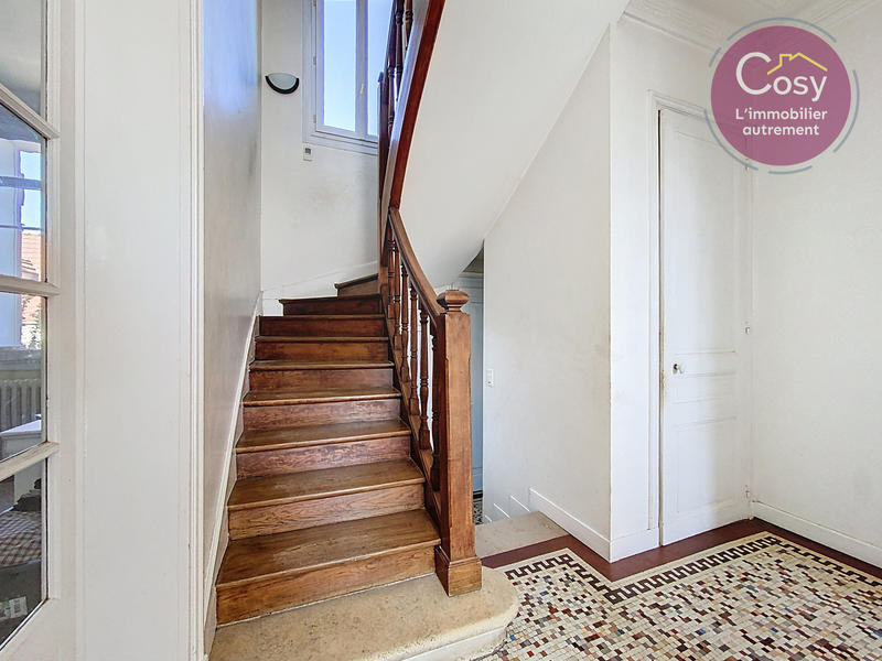 Villa - 180 m² - 9 pièces