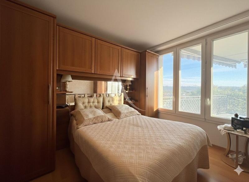 Appartement - 101 m² - 5 pièces