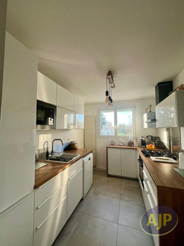 Appartement - 87 m² - 4 pièces