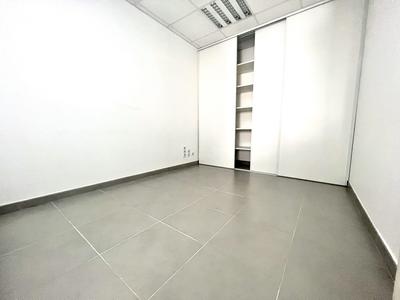 Bureau - 72 m² - 5 pièces