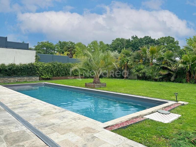 Maison - 189 m² - 7 pièces