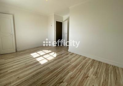 Maison - 340 m² - 6 pièces