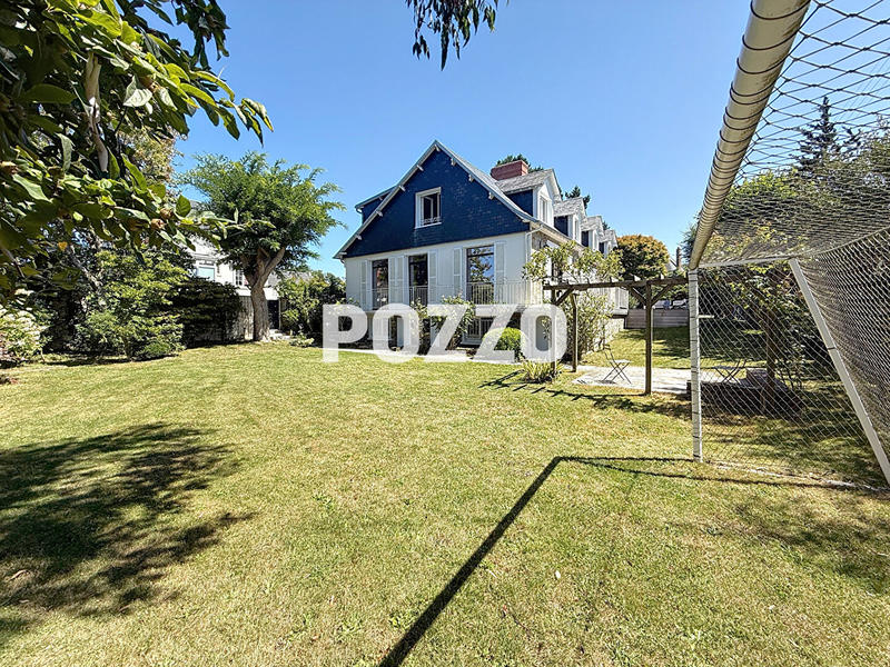 Maison - 323 m² - 7 pièces