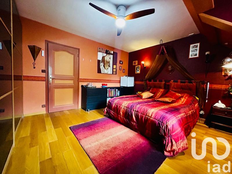 Maison - 237 m² - 11 pièces