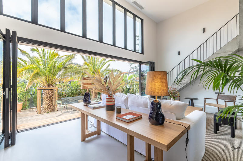 Maison - 290 m² - 8 pièces