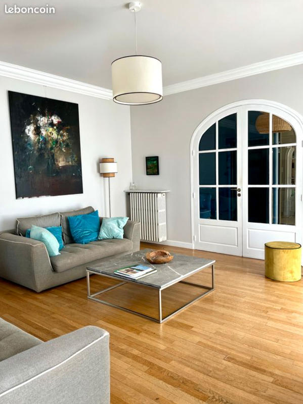 Maison - 200 m² - 8 pièces