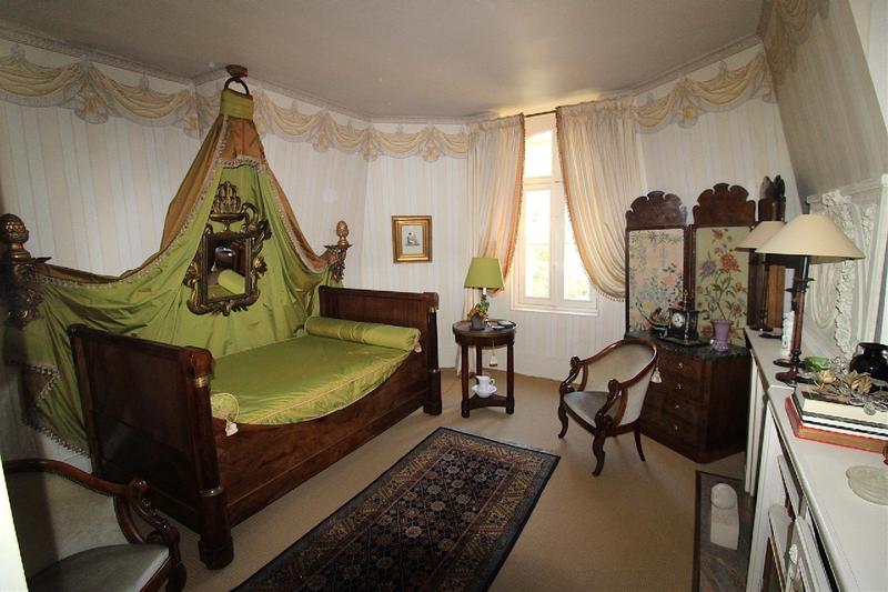 Maison - 289 m² - 15 pièces