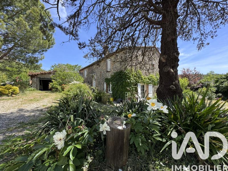 Maison - 202 m² - 7 pièces