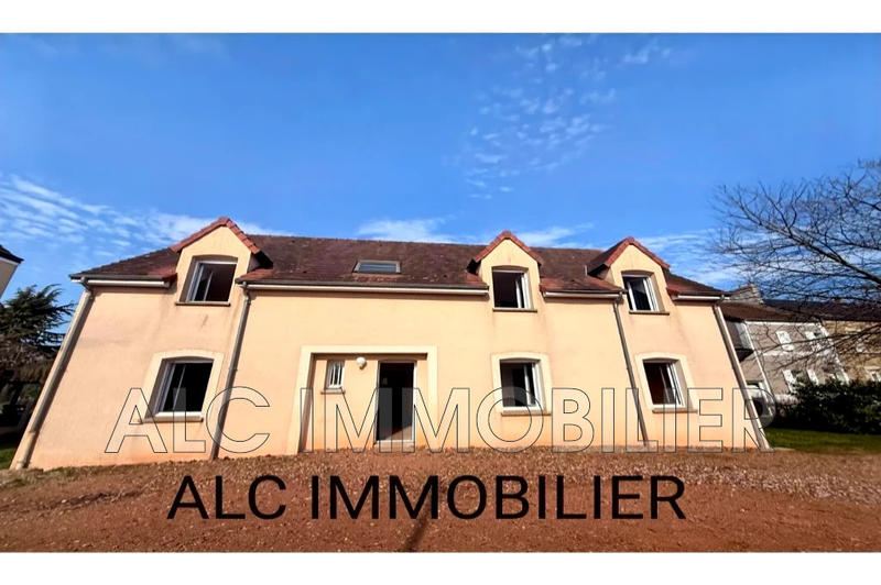 Appartement - 743 m² - 10 pièces