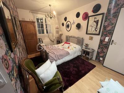 Maison - 99 m² - 5 pièces