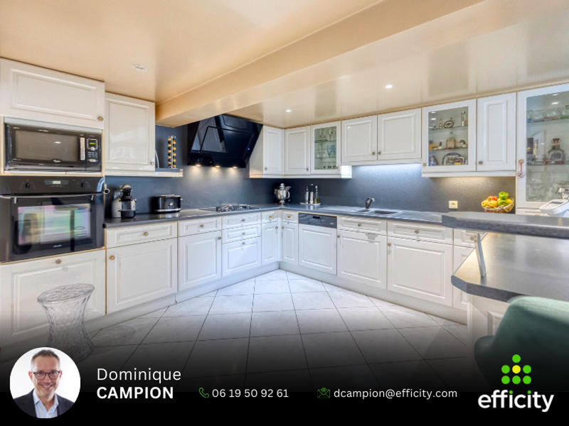 Maison - 197 m² - 7 pièces