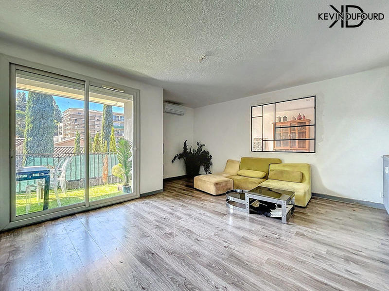 Appartement - 90 m² - 4 pièces