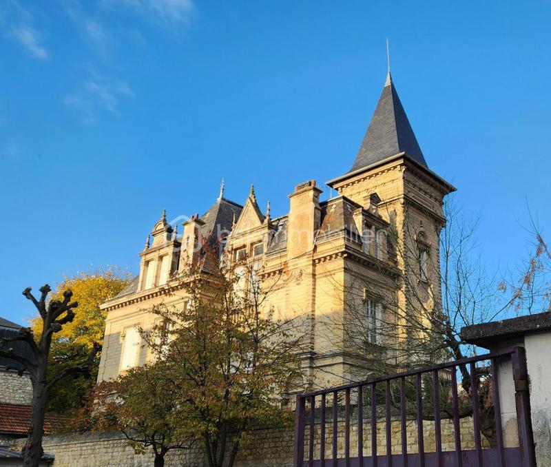 Maison de maîtres - 470 m² - 14 pièces