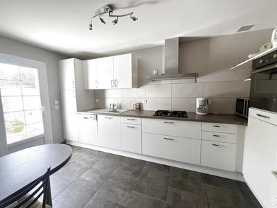 Maison - 95 m² - 4 pièces