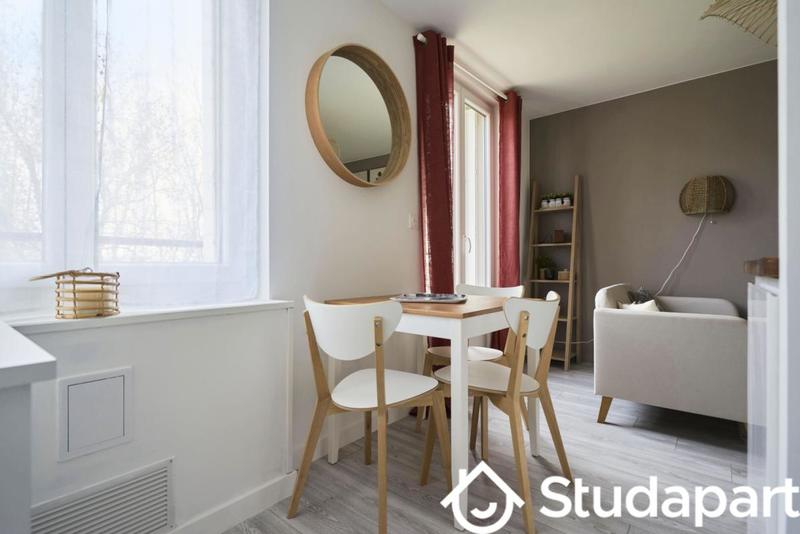 Chambre - 10 m² - 1 pièce