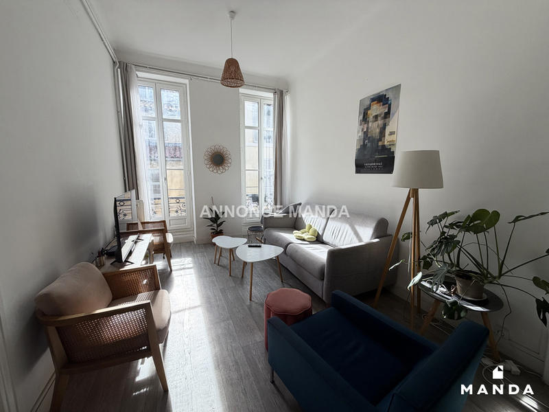 Chambre - 10 m² - 5 pièces