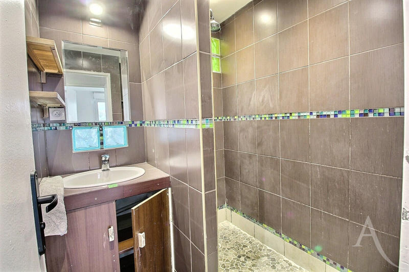 Appartement - 65 m² - 4 pièces