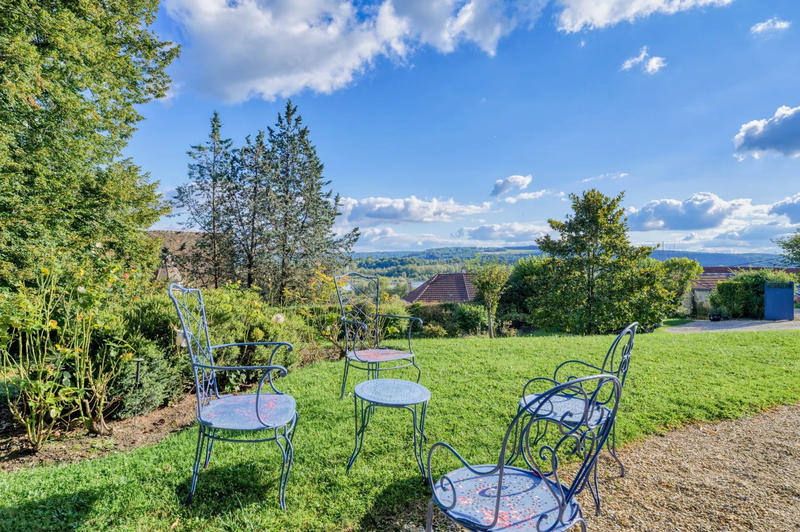 Maison - 196 m² - 7 pièces