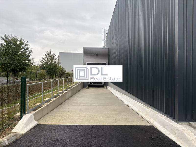 Entrepôt - 1 000 m²
