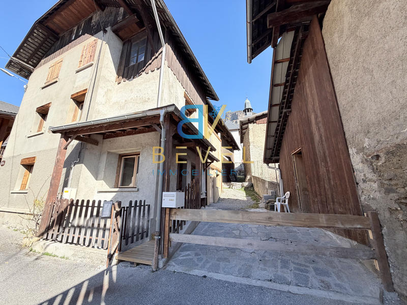 Maison - 324 m² - 5 pièces