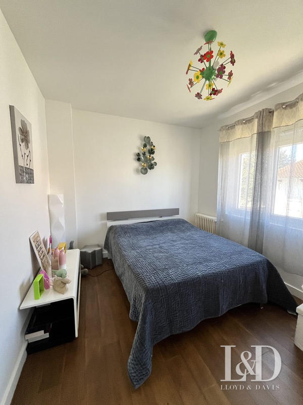 Maison contemporaine - 213 m² - 8 pièces