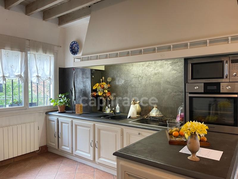 Maison - 305 m² - 9 pièces