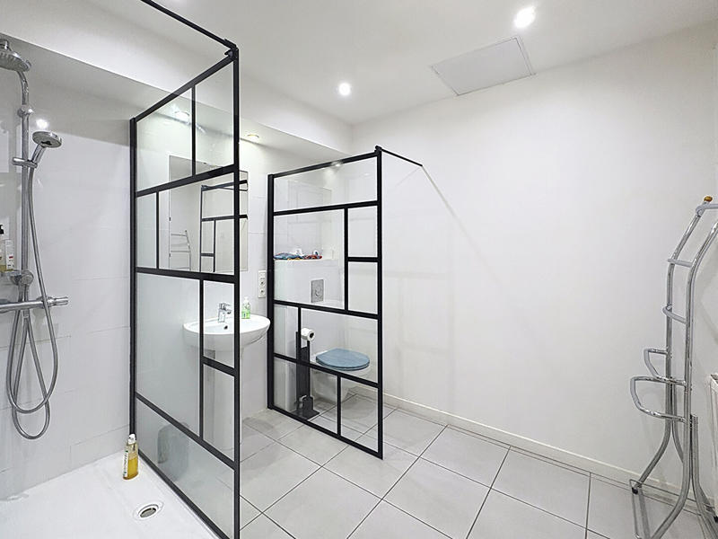 Maison - 250 m² - 7 pièces