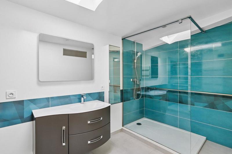 Maison - 285 m² - 10 pièces