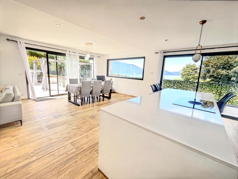 Villa - 215 m² - 9 pièces