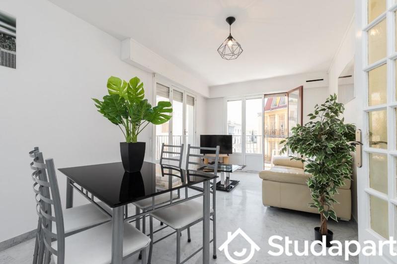 Chambre - 13 m² - 1 pièce