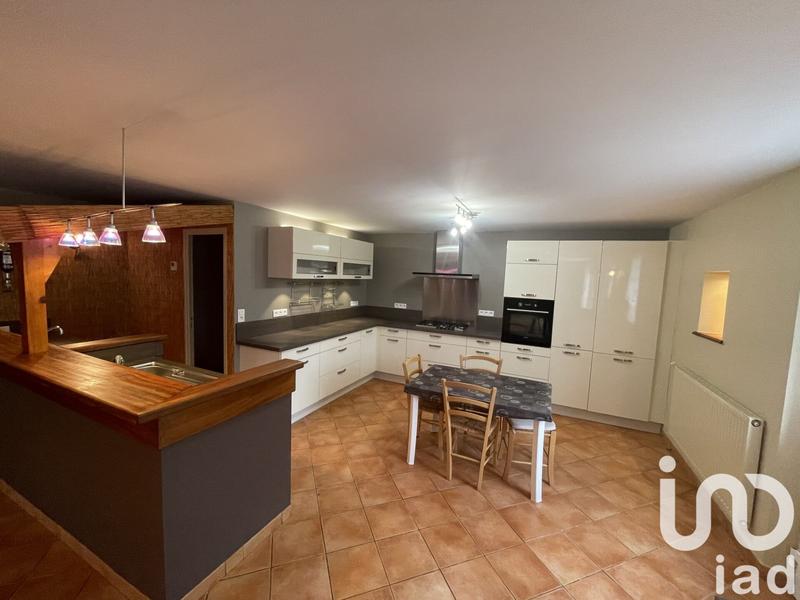 Maison - 235 m² - 7 pièces