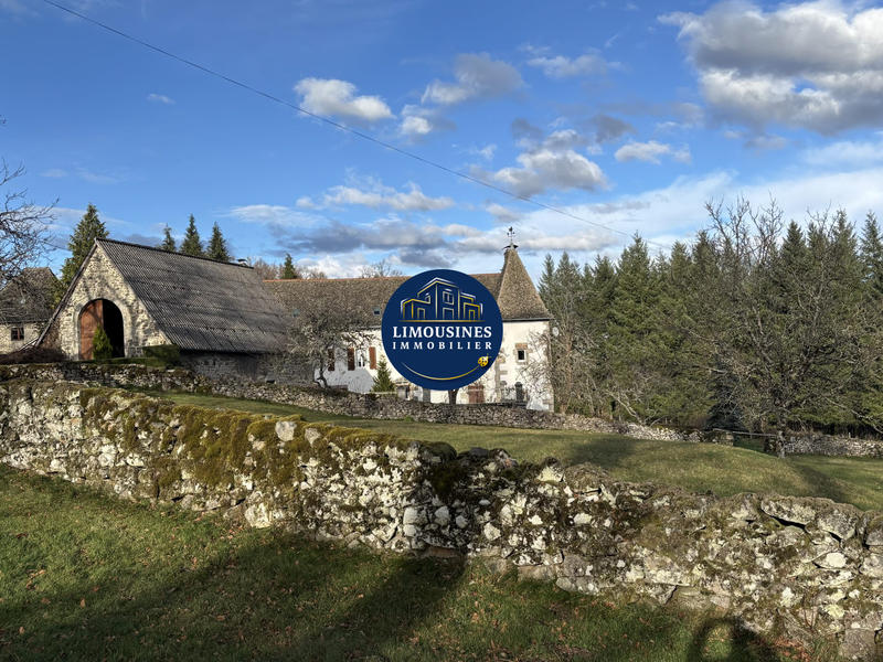 Maison - 224 m² - 8 pièces