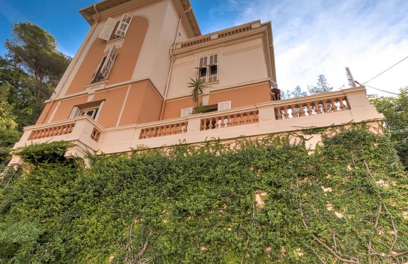 Maison - 230 m² - 8 pièces