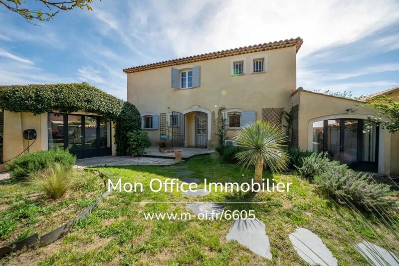 Maison - 211 m² - 8 pièces