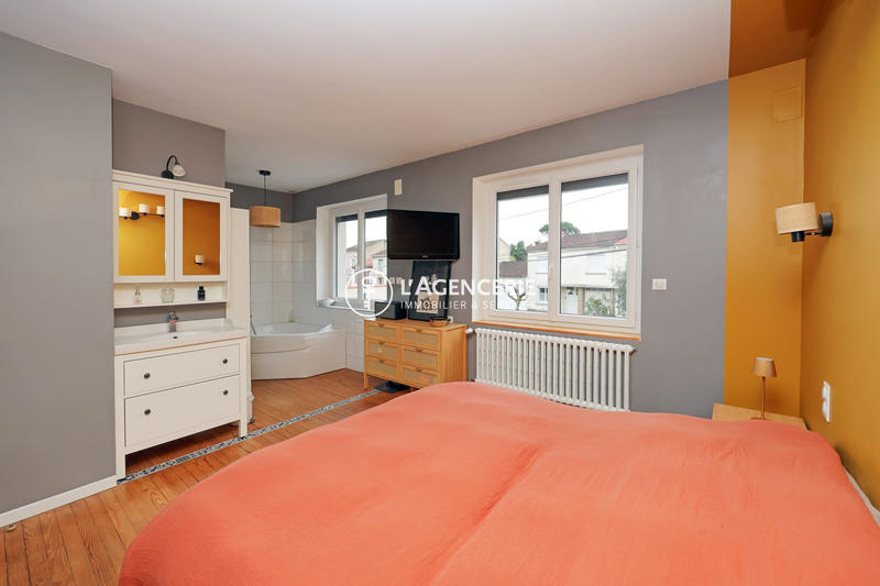 Maison - 190 m² - 6 pièces