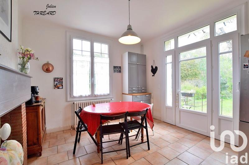 Maison - 240 m² - 8 pièces