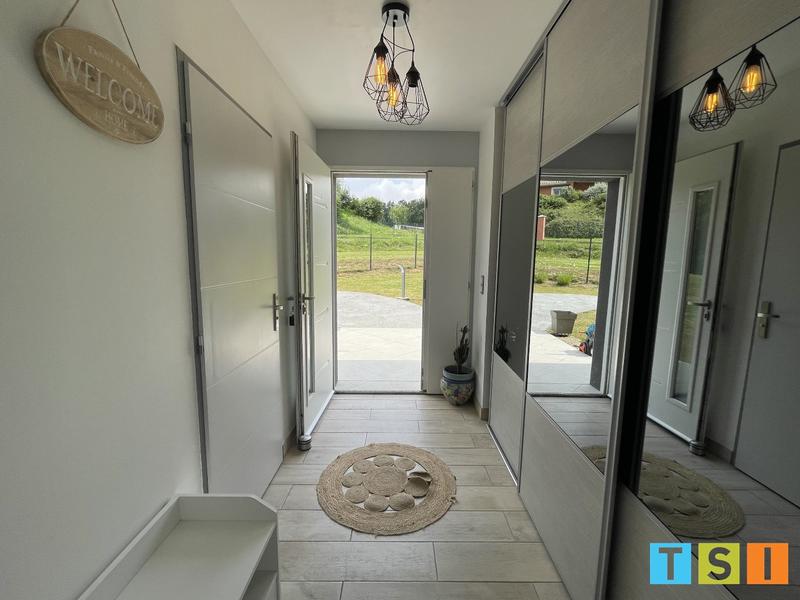 Maison - 223 m² - 8 pièces