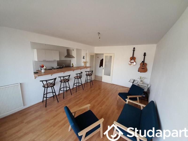 Chambre - 12 m² - 1 pièce