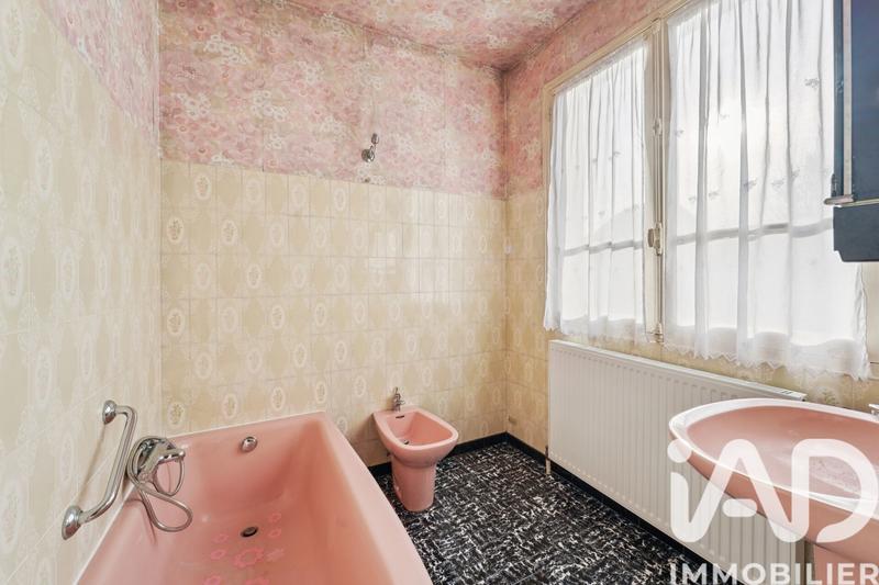 Maison - 99 m² - 5 pièces