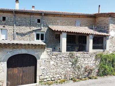 Maison en pierre - 104 m² - 5 pièces