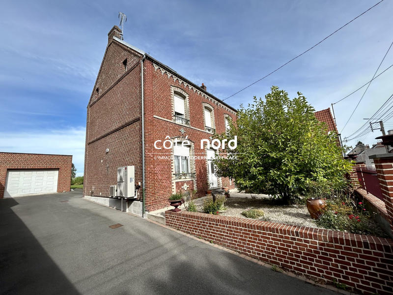 Maison - 200 m² - 9 pièces