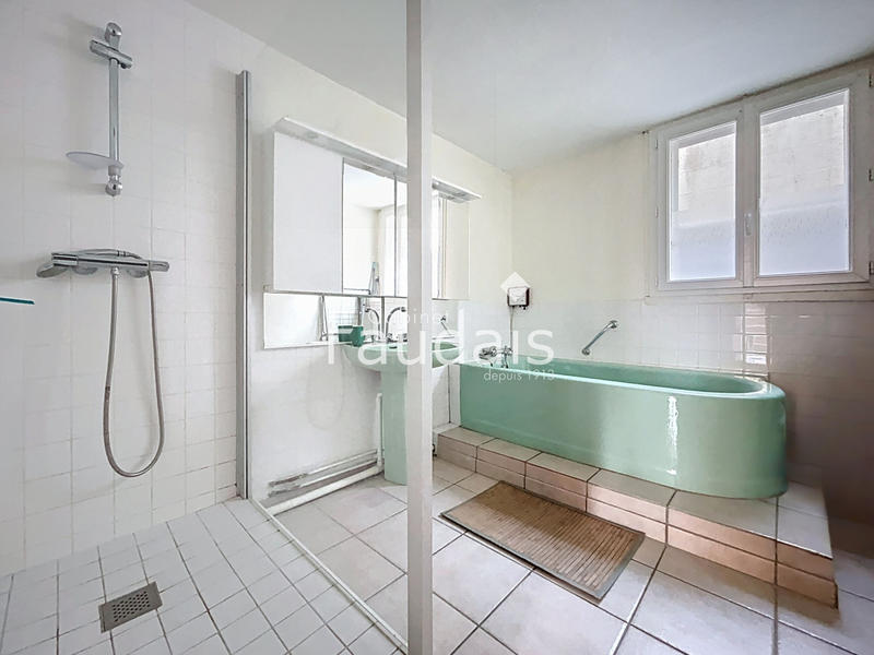 Maison - 151 m² - 8 pièces