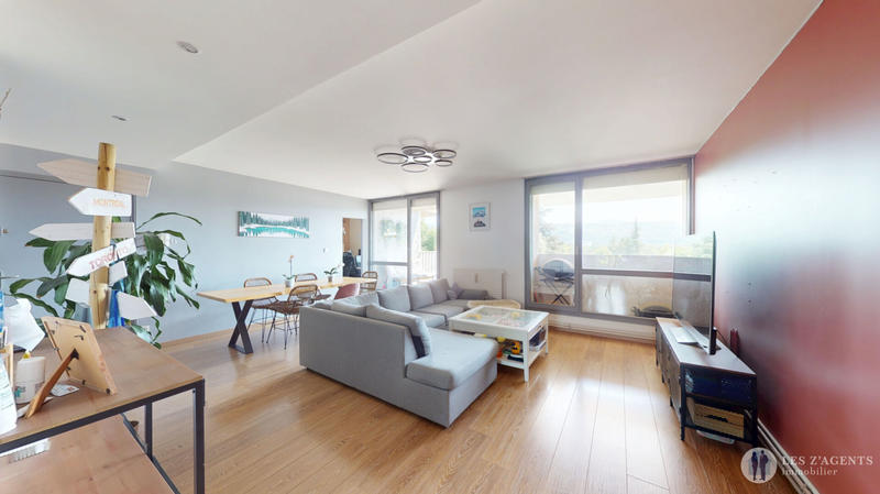 Appartement - 120 m² - 6 pièces