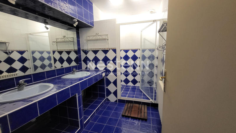 Maison - 215 m² - 8 pièces