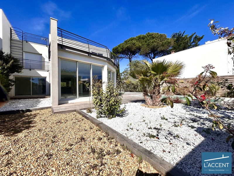 Maison - 191 m² - 6 pièces