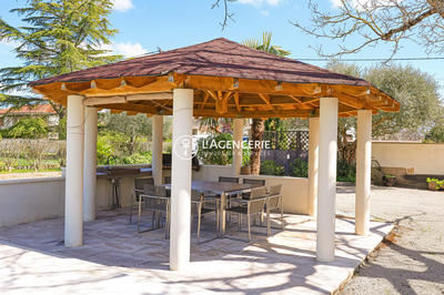 Maison - 180 m² - 6 pièces