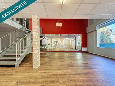 Local commercial - 216 m² - 4 pièces